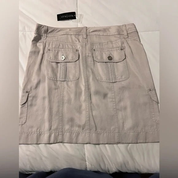 NWT WHITE HOUSE BLACK MARKET MINI SKIRT - Picture 2 of 2